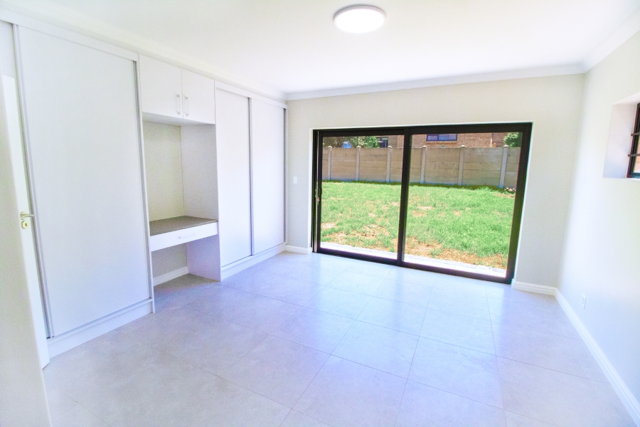 3 Bedroom Property for Sale in Wavecrest Eastern Cape